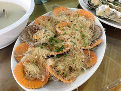 蒜蓉粉丝蒸扇贝-明记海鲜大排档(巽寮湾店)