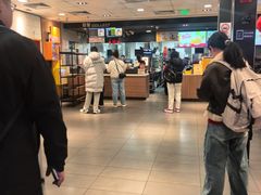 -麦当劳(上海虹桥站30B检票口楼上)