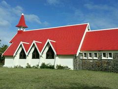 教堂全景-红顶教堂