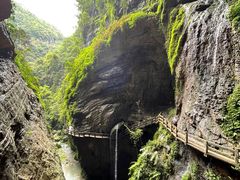 -龙水峡地缝景区