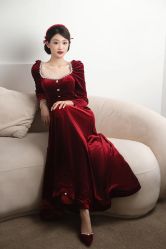 -洋洋婚纱品牌集合店