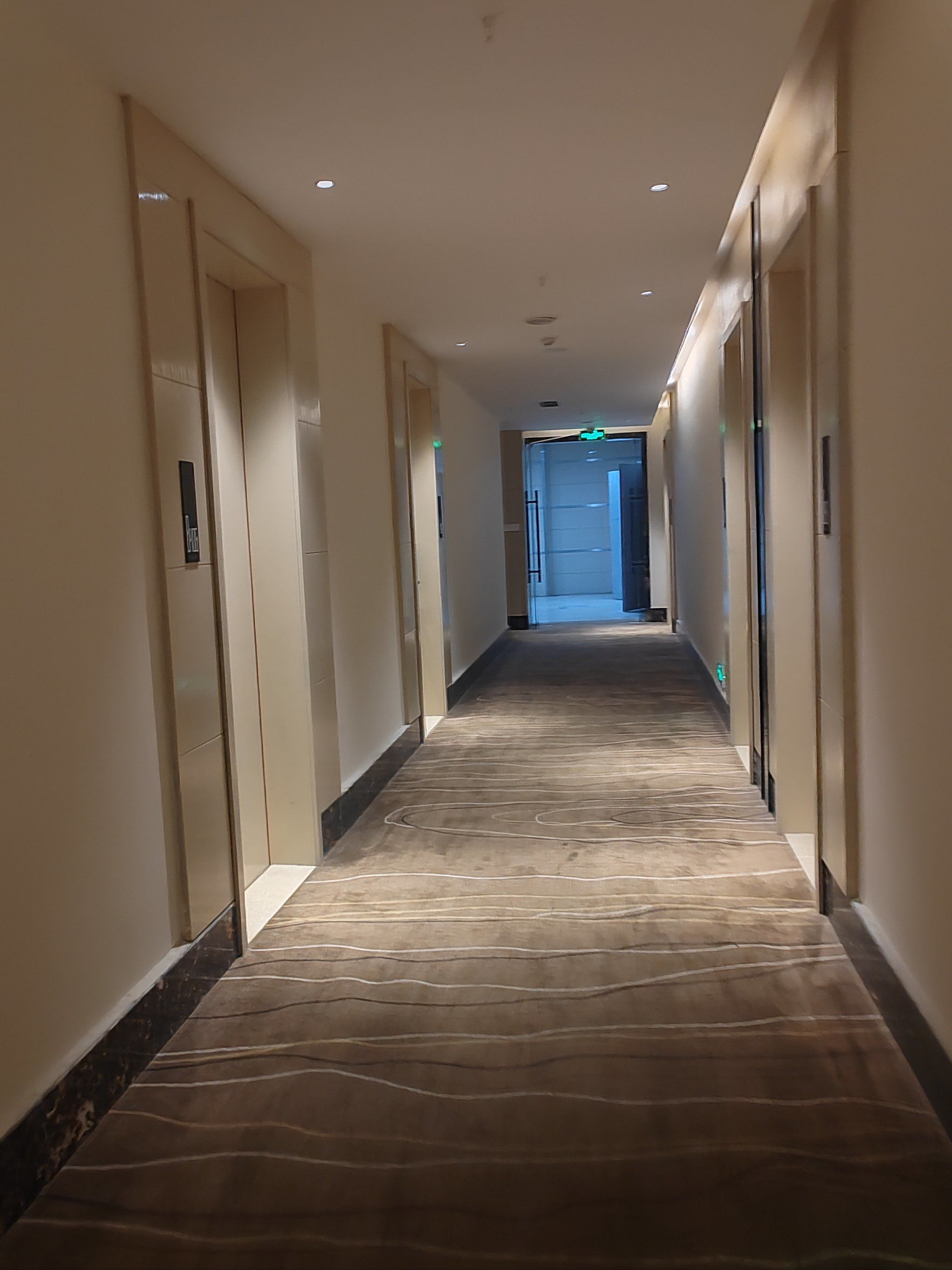 整洁走廊心情好