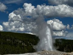 -老忠实间歇泉