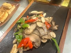 -黑青稞庄园·新式藏餐·牦牛肉汤锅(新都桥店)