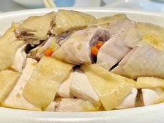 隔水蒸鸡（半只）-至潮餐厅精致粤菜·活鲈鱼·走地鸡(珠江新城店)