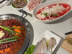 -茅草房·河畔园林火锅