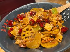 -风光老灶麻辣香锅(大成路翠微百货店)
