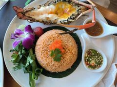 -Chom Cafe and Restaurant