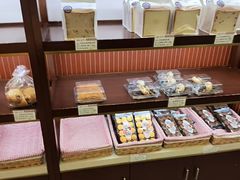 -红宝石·鲜奶小方·海派西点房(控江店)