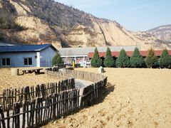 -梁家河村红色旅游区