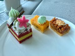 -亚洲国际大酒店·云顶阁旋转自助餐厅