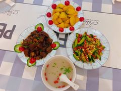 -爱的果实月嫂育婴师(世纪东方店)
