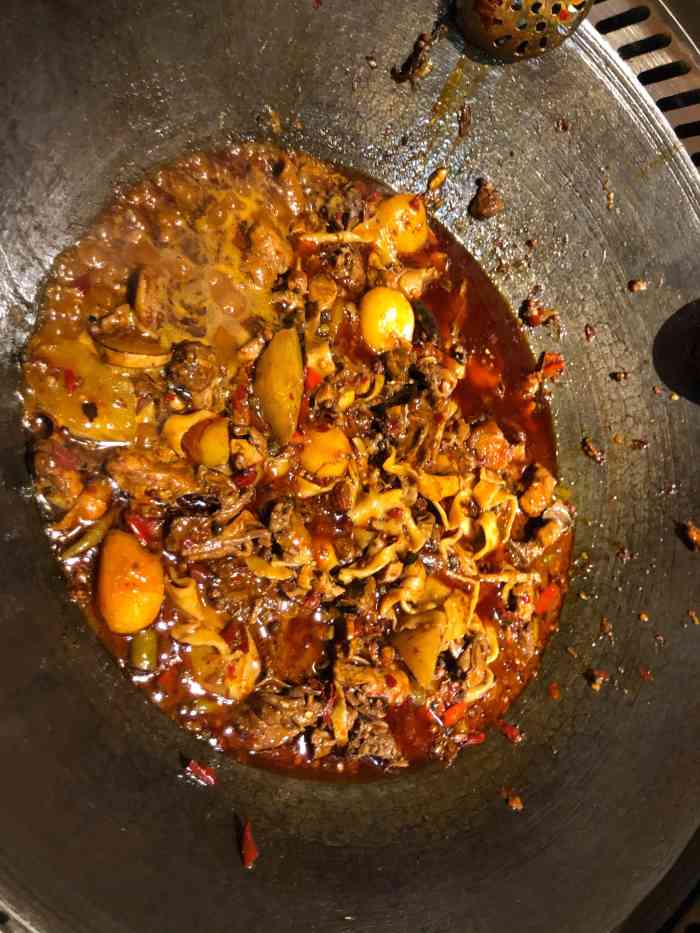 山水两江柴火鸡-"去年才开的店,味道还不错,但收费有点贵了.