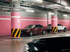 -白玉兰广场停车场