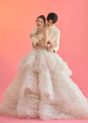 -喜爱高定婚纱摄影