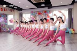 -亚太瑜伽普拉提学院