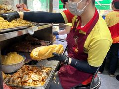 -Bánh Mì Huynh Hoa