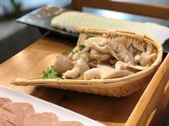 -川撒子成都熊猫火锅主题餐厅(银泰城店)