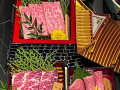 -山川小町·极番烧肉(新地假日广场店)