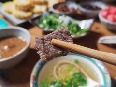 -毛辣果·贵州红酸汤牛肉火锅(西单店)
