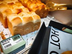 -HOT CRUSH趁热集合·现烤面包(环球港店)