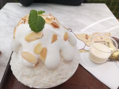榴莲肉加榴莲冰淇淋-丹礼糖甜品
