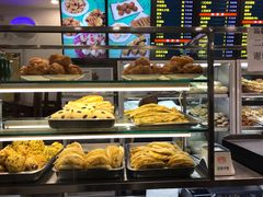 面包甜点陈列柜-聚德华天护国寺小吃(甜水园店)