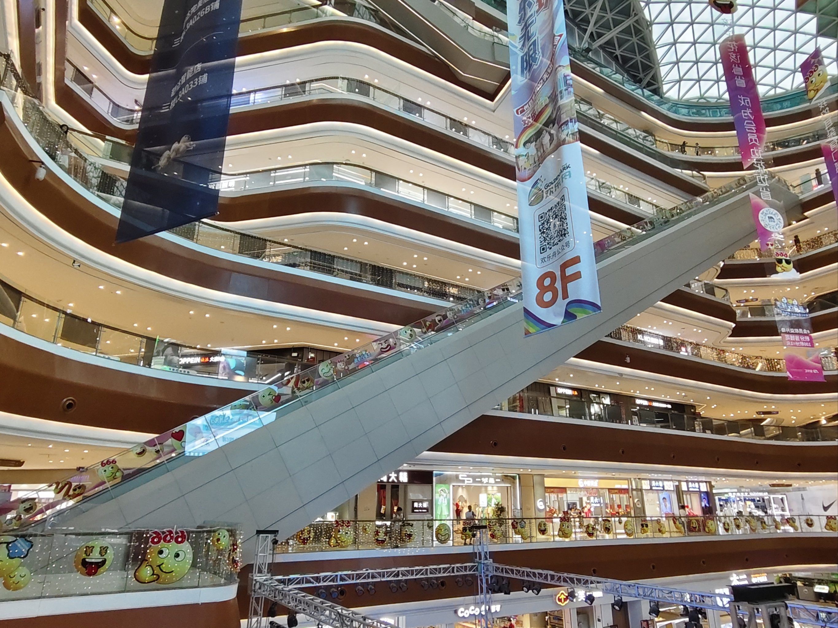 安华汇打造"亚洲第一飞天梯",跨度超过54米,水平长