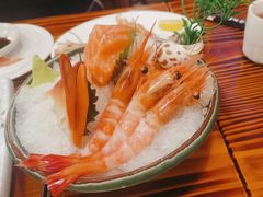三文鱼刺身-鳥炭·烧鸟YaKiToRi深夜食堂(陆家嘴店)