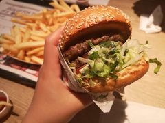 -The Habit Burger Grill 哈比特汉堡(复兴soho店)