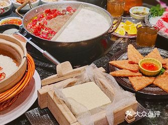 超好吃的养生猪肚鸡火锅店