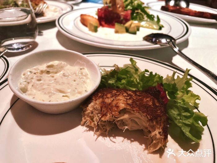 Wolfgang’s Steakhouse 沃夫冈牛排馆(上海白玉兰广场店)招牌蟹肉饼图片