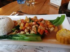 -月亮眼花园餐厅书吧酒吧