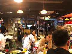 大堂-鲜入围煮花胶鸡海鲜火锅