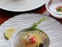 牛油果炯虾仁配阿拉斯加蟹肉-V Bar海景扒房(北海湾惠龙万达嘉华酒店)