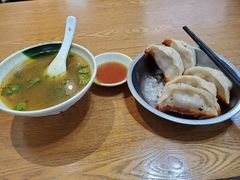 -黄阿姨锅贴大王(万航渡路店)