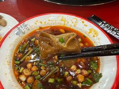 -烧哥美蛙肥肠鱼火锅·十五年社区店