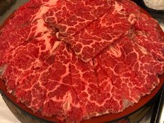 安格斯牛肉-鲜入围煮花胶鸡海鲜火锅