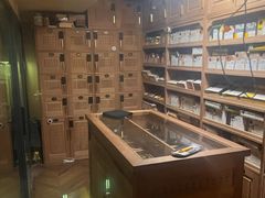 -Estaeslavida分享茄雪茄吧(亿彩购物中心店)