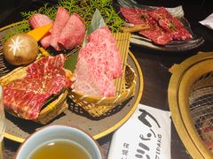 -山川小町·极番烧肉(新地假日广场店)