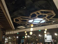 大堂-钱小奴海鲜自助黑金店(杭州滨江龙湖店)