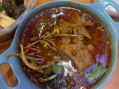 -爆炸头阿姨小四川正宗川味小吃(无任何分店)
