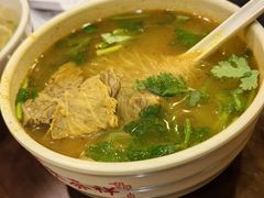 咖喱牛肉粉丝汤-东泰祥生煎馆(陕西南路店)