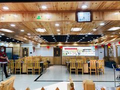 大堂-屯老二农家铁锅炖·行业领军者(梅江店)