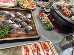 -围炉肉舍•炭烤活鳗•丹东海鲜烤肉(步行街店)