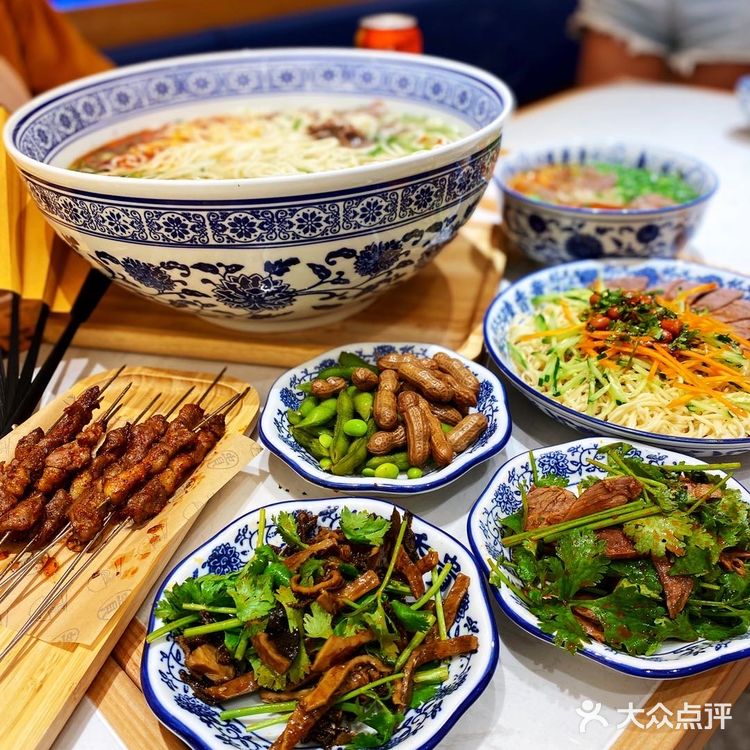 探店风靡上海的陈香贵兰州牛肉面嘉定万达新店