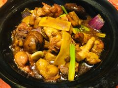 砂锅板栗鸡-頂好酒家·经典粤菜(海信广场店)
