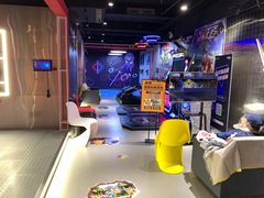 -VR+乐园·VR电竞·家庭亲子·密室逃脱·轰趴团建