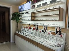 -视野联行眼镜·蔡司授权店(长白万象汇店)