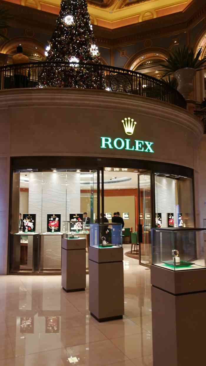 打分 路过进来随便看看,服务人员态度不错